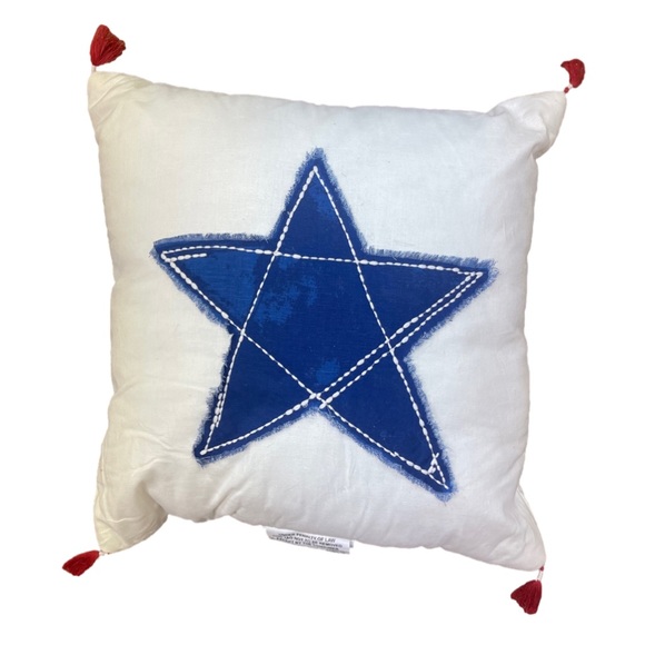 New Threshold Star Throw Pillow With Red Tassels On Corners 18”x18” - Picture 2 of 2